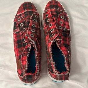Size 9 blowfish brand slip on shoes. Black and red plaid.